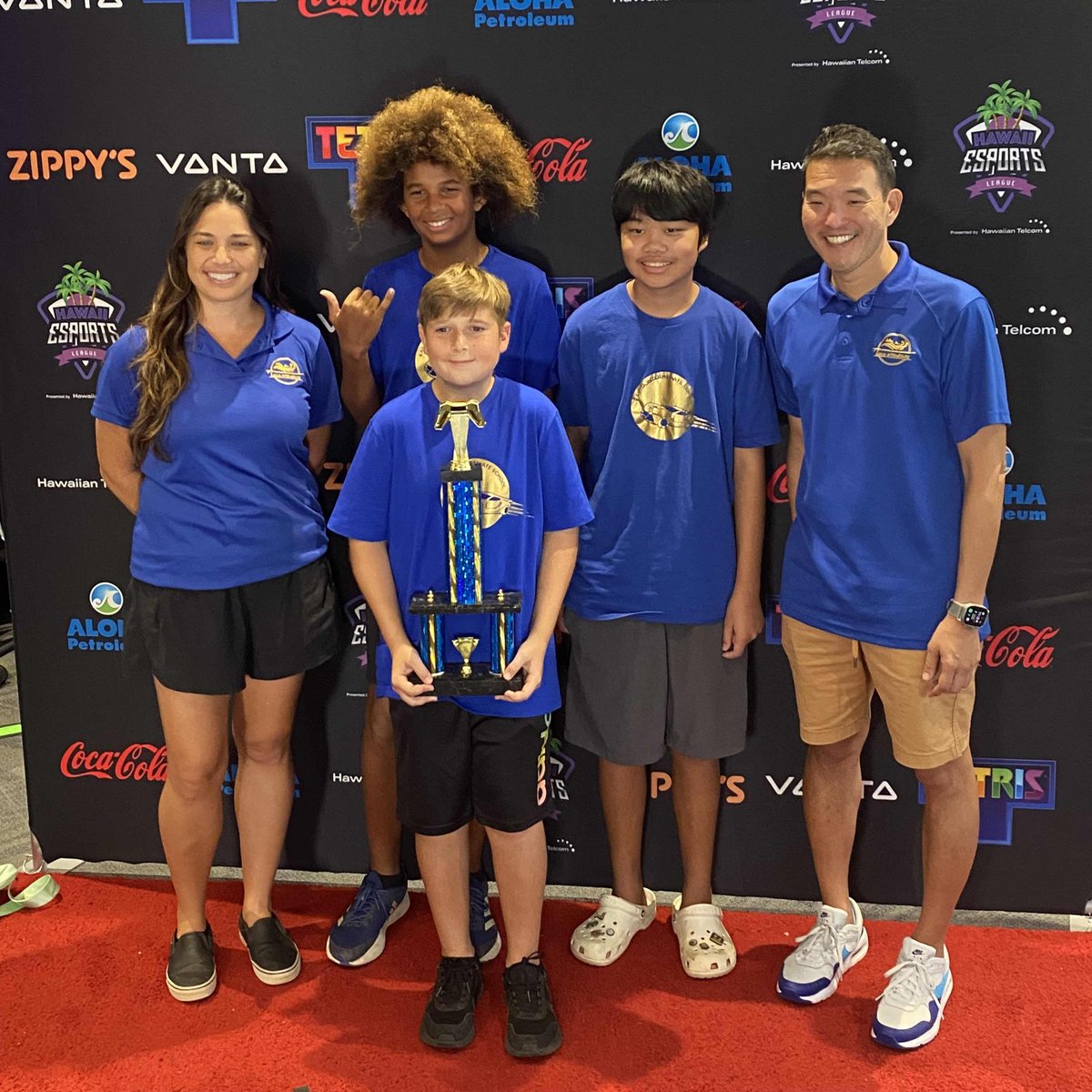 Kailua Intermediate School's Rocket League team is all smiles on the red carpet 😁🏆