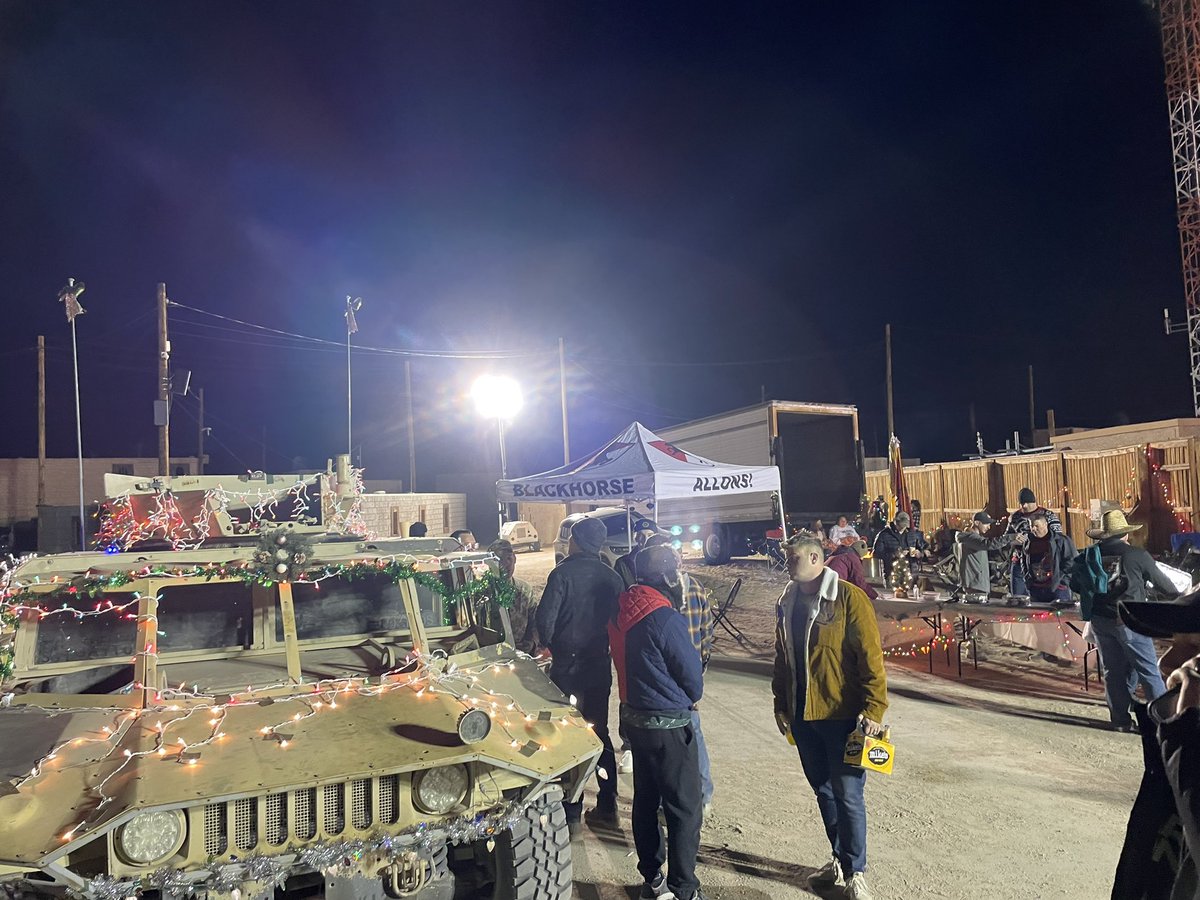 70thRCO's tweet image. ALLONS! The jolly elf is here and it’s a Blackhorse party in Ujen! BLACKHORSE! @11ArmoredCavReg @NTC_UPDATE