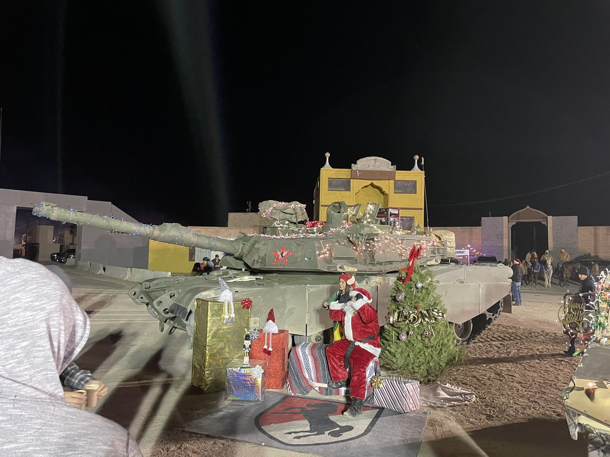 70thRCO's tweet image. ALLONS! The jolly elf is here and it’s a Blackhorse party in Ujen! BLACKHORSE! @11ArmoredCavReg @NTC_UPDATE
