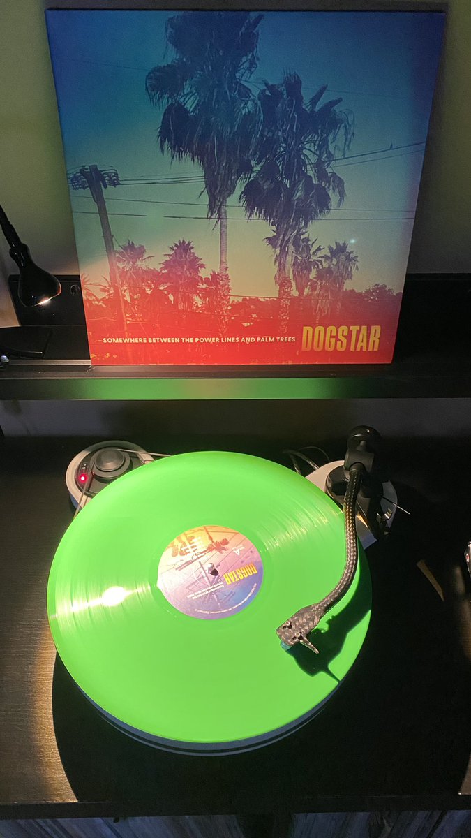 timmer21's tweet photo. Toronto @LeesPalaceTO with @dogstarband #kneaureeves #vinylcollection @OrtofonUSA https://t.co/Z0Dolp7K9h
