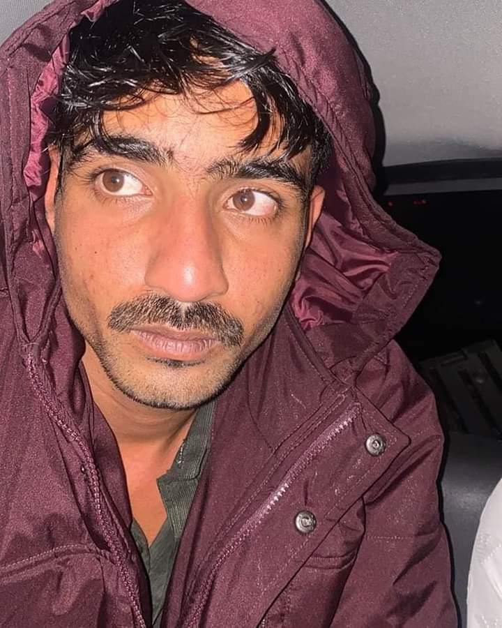 RRKarniSena's tweet photo. दोनों हत्यारे पकड़े गए समाज को केवल एनकाउंटर का इंतजार, सुखदेव सिंह जी गोगामेडी को अंतिम श्रद्धांजलि,,एनकाउंटर से कम कुछ भी नहीं🙏 https://t.co/hZt7u0Pi7q