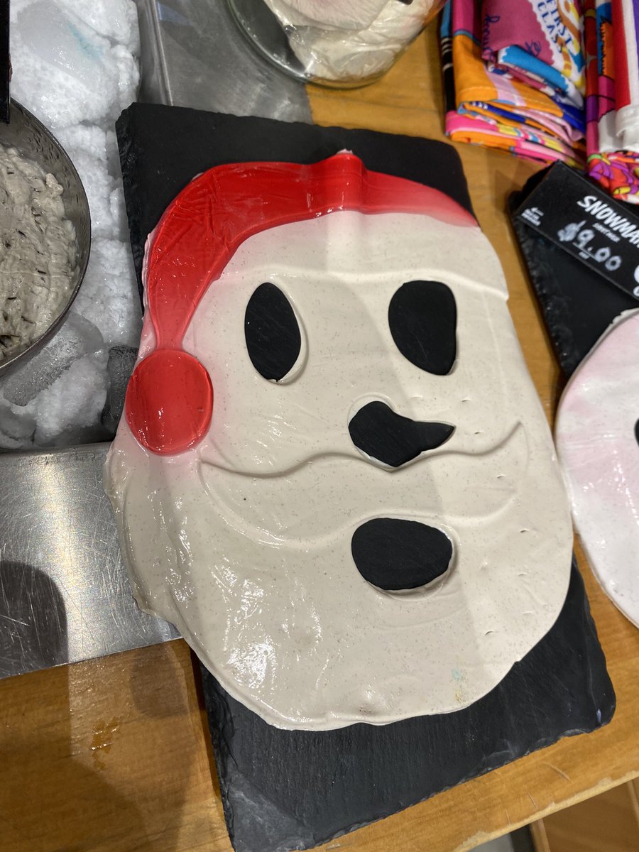ravingislife's tweet photo. look I found @FuntCaseUK out in the wild being festive https://t.co/67gCsvcdmW