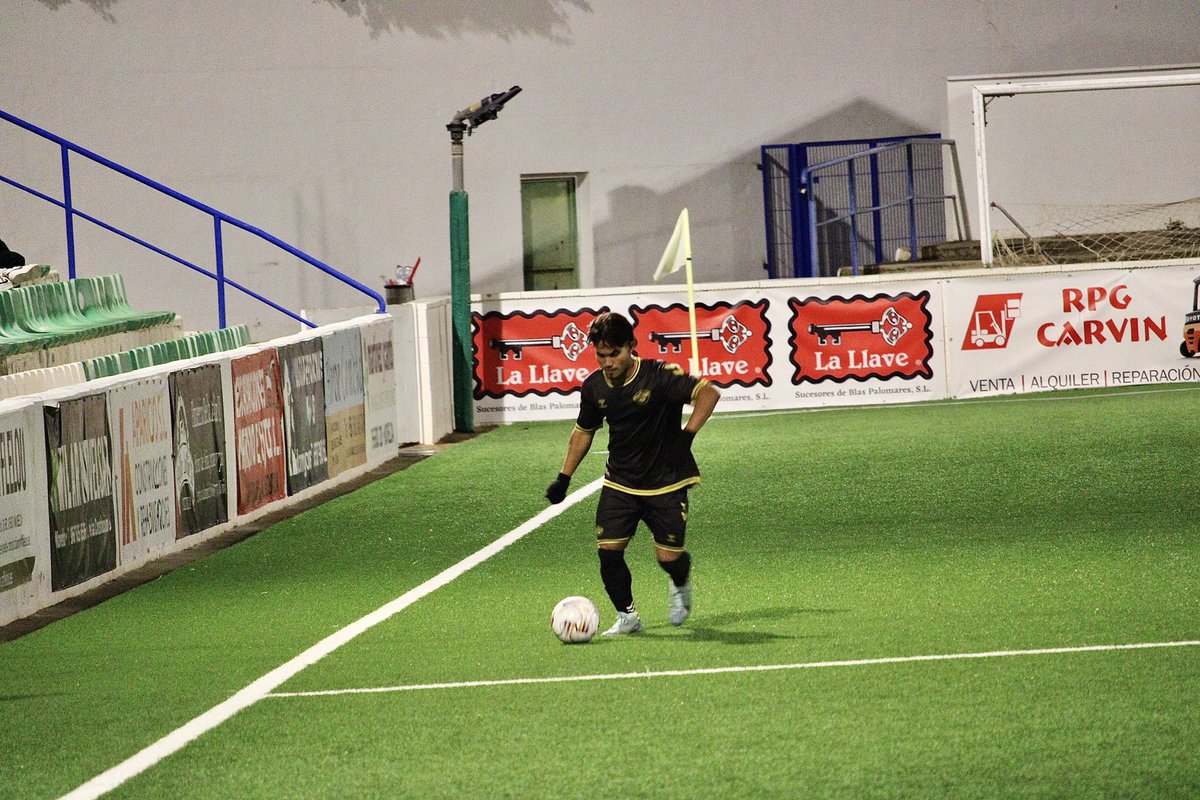 BaseCFIntercity's tweet photo. 🖤⚔️ 𝗝𝘂𝘃𝗲𝗻𝗶𝗹 "𝗔"

1️⃣ Novelda Unión 
4️⃣ CF Intercity 

⚽️ Macías 
⚽️ Aitor x3

💪🏼 Los nuestros dejaron todo en el campo para llevarse tres puntos de un campo difícil 

🖤 ¡𝐄𝐧𝐡𝐨𝐫𝐚𝐛𝐮𝐞𝐧𝐚 𝐞𝐪𝐮𝐢𝐩𝐨! https://t.co/vxPArQ7sri