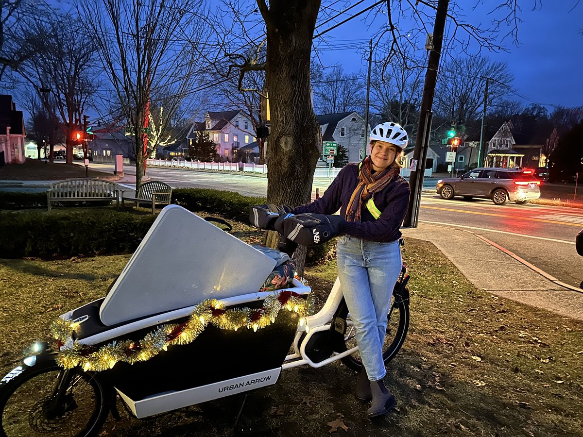 Headed home from my induction cooking demo at the library. I had so much fun serving hot cider and talking about fossil-fuel-free cooking technology! Soon you’ll be able to check out a portable induction cooktop from the library of things to try at home!

#GoByBike