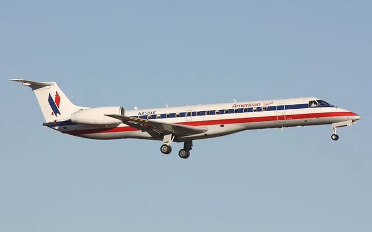 PucaraD's tweet image. La @FuerzaAerea_Arg firmó la compra de dos @Embraer 140
@MindefArg @EMCOFFA_Arg @luispetri @VickyVillarruel #transporte #lade #IBrigada #airlift 

pucara.org/post/la-fuerza…