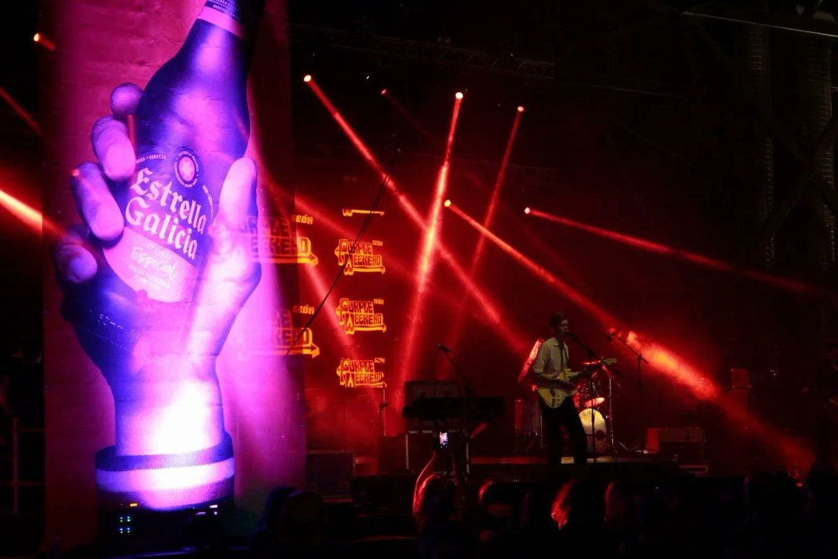 Elpurpleweekend's tweet photo. Desde el condado de Kent... ¡The Shadracks (@oishadders)! 😎
🎸 El trío formado por Huddie Shadrack, Elisa Abednego y Rhys ‘King Nabuchadnezzar’ Webb han encandilado al público de este #PurpleWeekend
#PurpleWeekend2023 #PW23 https://t.co/uspjoVF8al