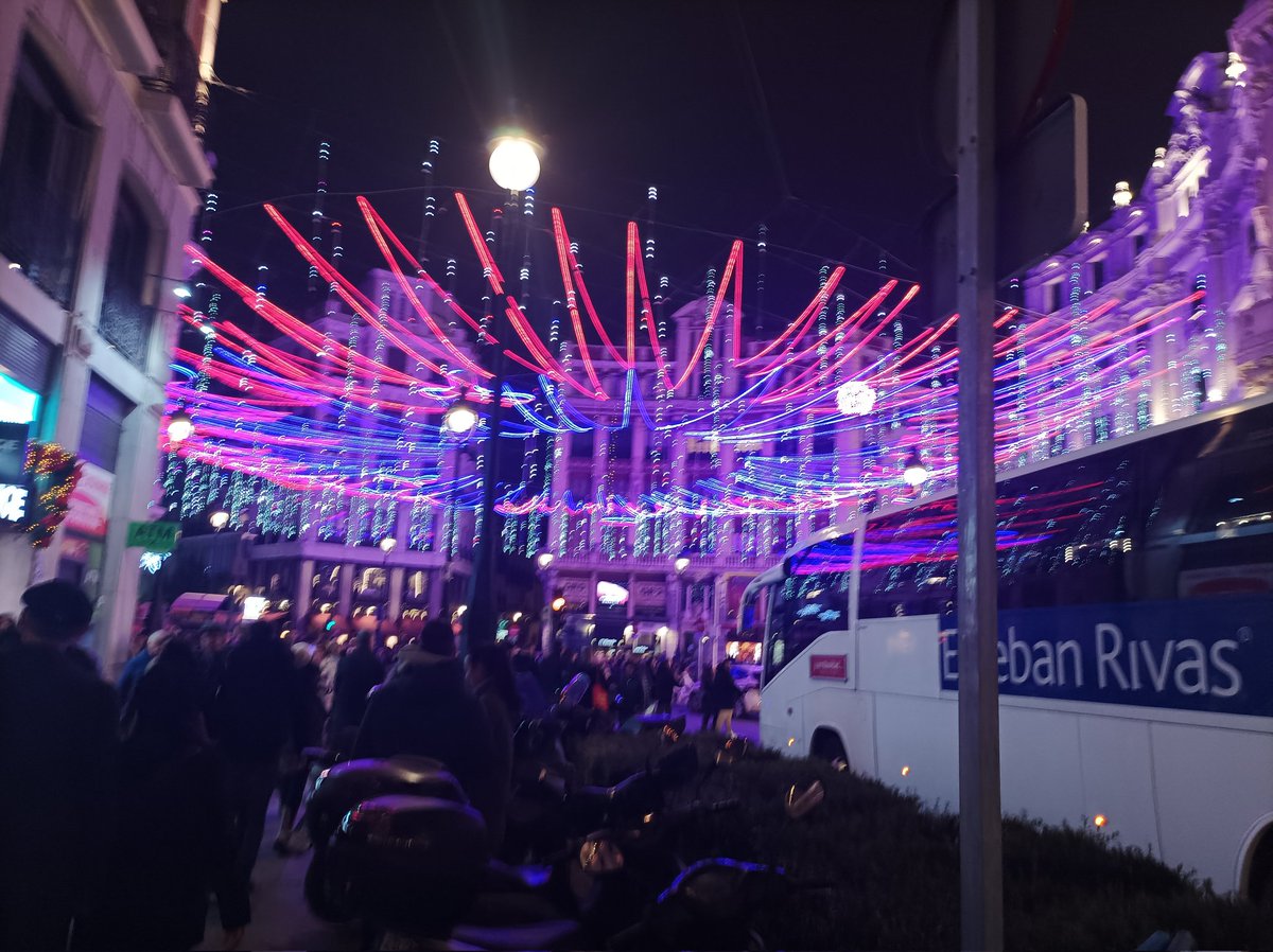 Pepatorrespere1's tweet photo. #desigualdadsocial no soporto este escandalo de luces mientras en la Cañada este  a oscuras . Todas contra la pobreza energetica https://t.co/cG0fDIWx6W