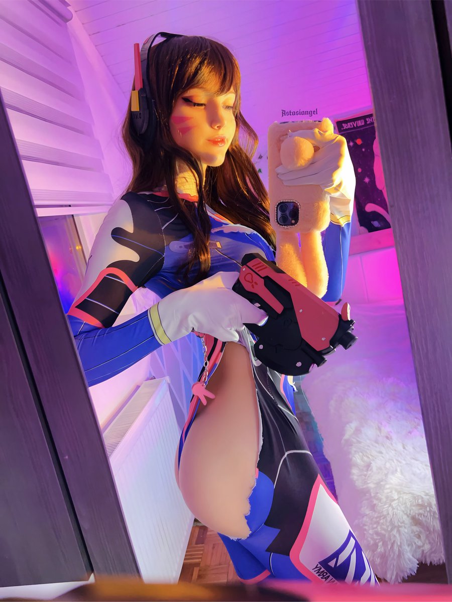 Gift bikini pic everybody who say hi 😳

Overwatch https://t.co/ilsO4UeMcZ