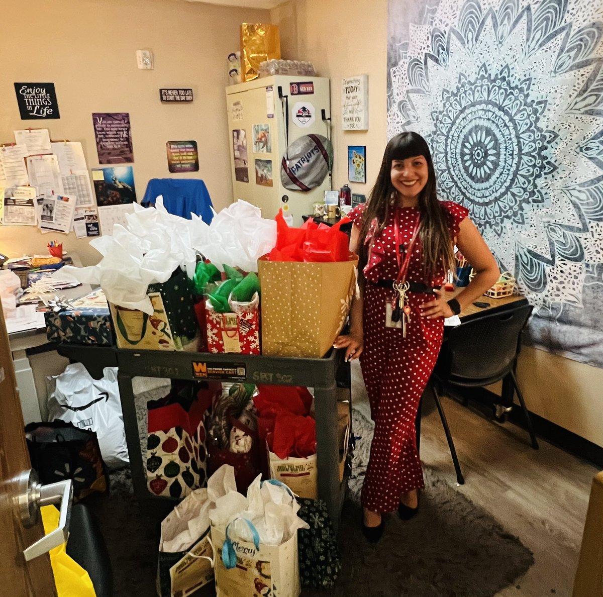 KMcPartlin_LV's tweet photo. The Education Services Division partnered with Ralph Lauren to donate gifts for @Valley_Vikings students. @ClarkCountySch
#RLGIVESBACK https://t.co/b8hKqhzDhr