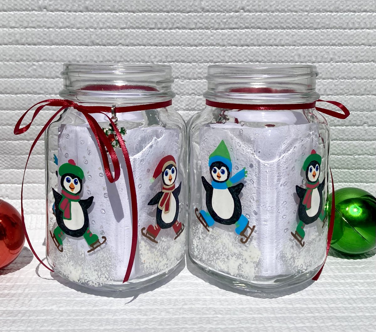 Mason jars with skating penguins etsy.com/listing/128518… #masonjars #holidayglasses #Christmasgifts #SMILEtt23 #CraftBizParty #etsyshop #etsygifts
