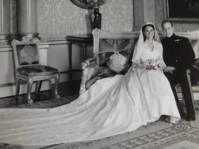 isaguor's tweet photo. Prince William and Princess Catherine’s journey:

How it started                   How it’s going https://t.co/KXWM16fqv1