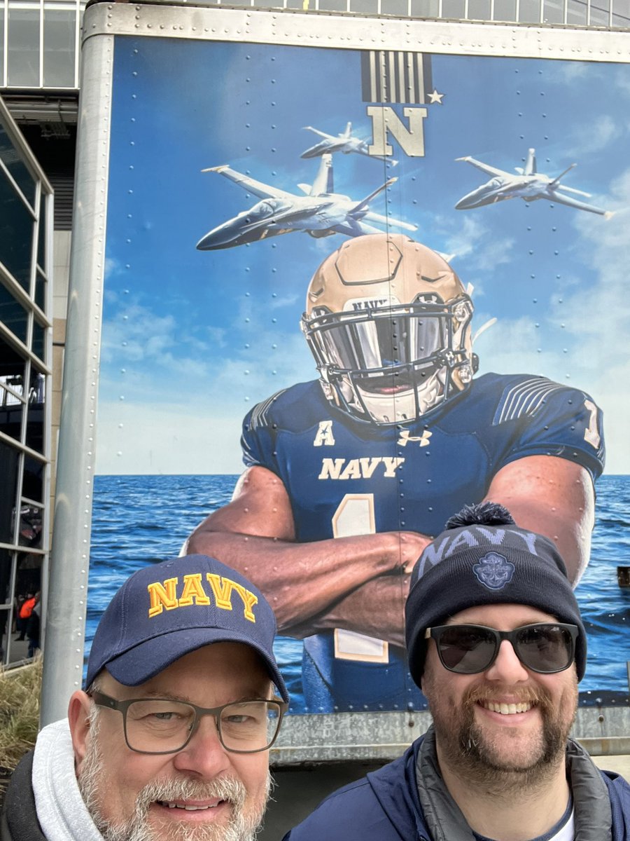 TWW821's tweet photo. #ArmyNavy https://t.co/3beD8O6dnA