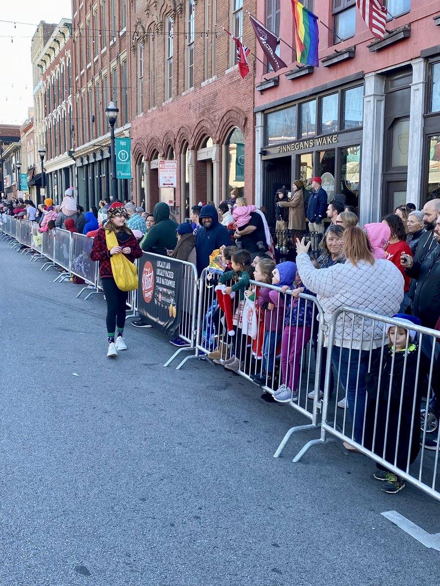 John_C_Russell's tweet photo. Merry Christmas!
@GreeneCountyMO at the Springfield Christmas parade https://t.co/JrcIQbQ1os