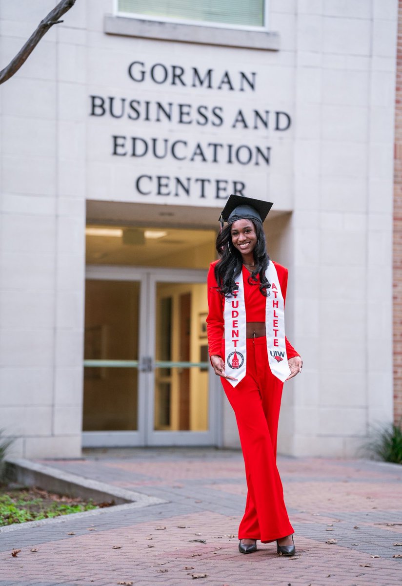 gabyythomass's tweet photo. 🎓Bachelors of Business Administration from The University of the Incarnate Word HEB School of Business secured as of December 9th, 2023❤️🤍 https://t.co/pUtXYJXa6X