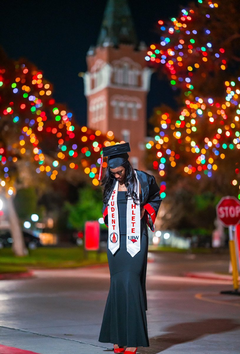 gabyythomass's tweet photo. 🎓Bachelors of Business Administration from The University of the Incarnate Word HEB School of Business secured as of December 9th, 2023❤️🤍 https://t.co/pUtXYJXa6X