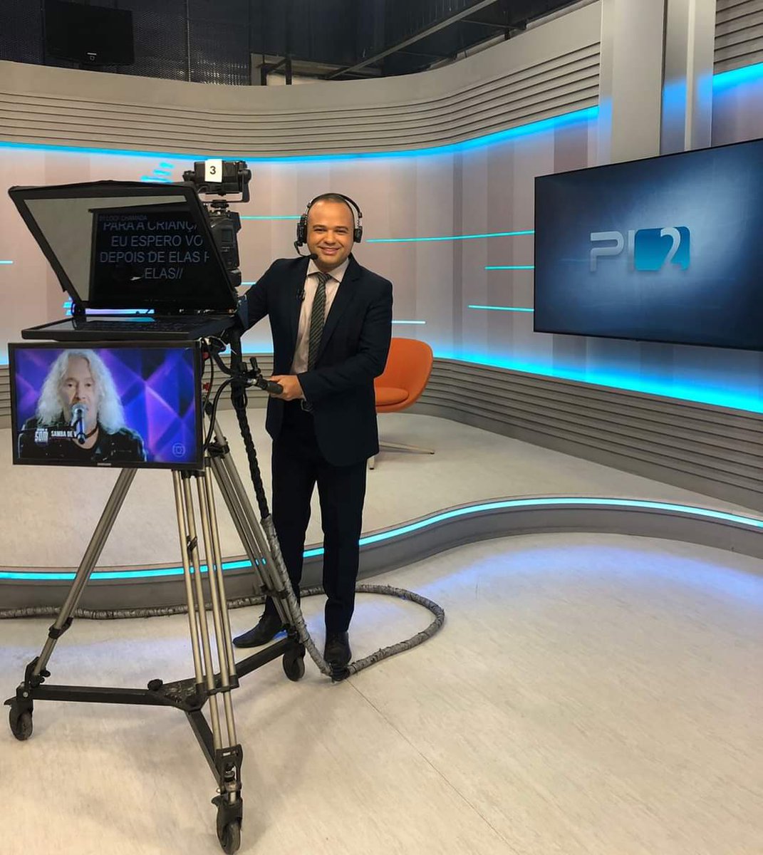 TVClube_'s tweet photo. Hoje tem nosso garoto #HoraUm, Ravi Marques, 🤣🫶🏼 no #PITV2 com as notícias de Teresina e do #Piauí! Vamos juntos nesse sabadão!? Logo após #ElasPorElas 📺✅
#Bastidores #Jornalismo #RedeClube https://t.co/Ze0g2arjZq