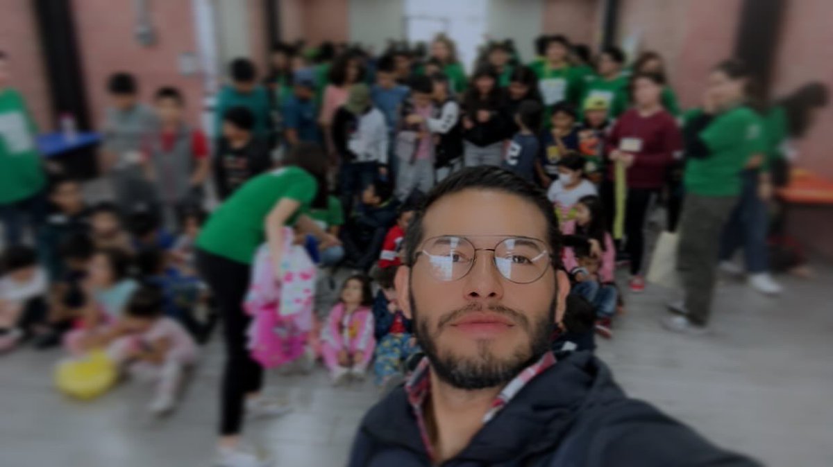 AlainSinuhe_'s tweet image. Día de #Piñatas y mucho mucho amor 💚 #CorazonesDelFuturo #VoluntariosLaComuna 💓