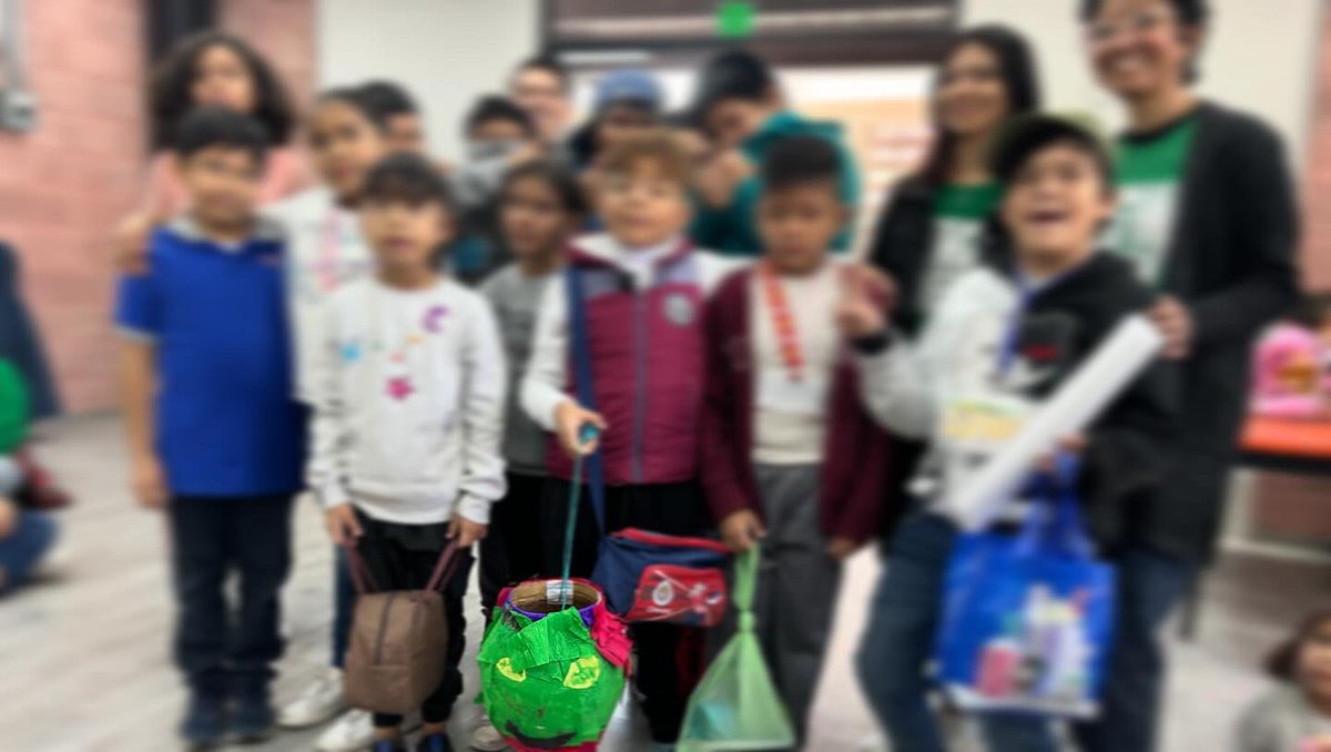 AlainSinuhe_'s tweet image. Día de #Piñatas y mucho mucho amor 💚 #CorazonesDelFuturo #VoluntariosLaComuna 💓