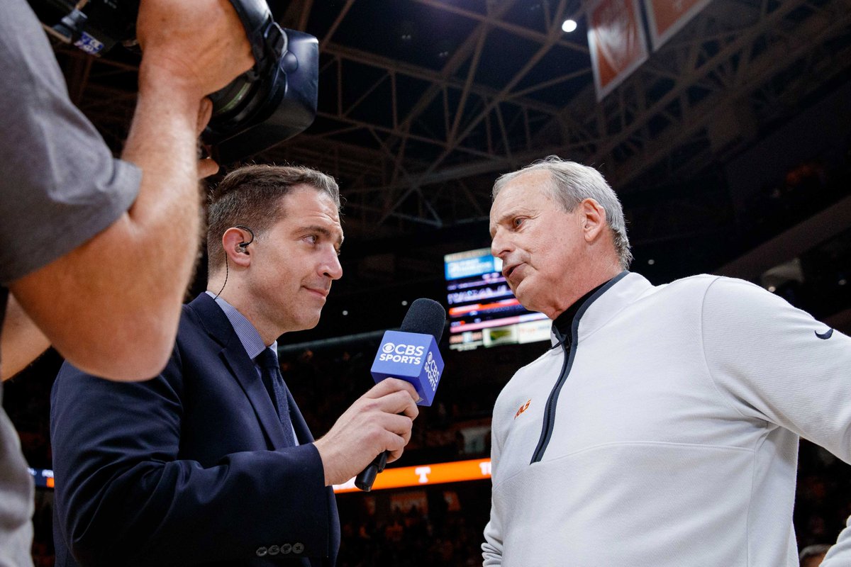 Alex Schwartz (@alexjschwartz) on Twitter photo .<a href="/Vol_Hoops/">Tennessee Basketball</a> is now 15-6 (.714) at Food City Center against ranked teams in Rick Barnes' tenure, including 13-5 (.722) versus AP top-20 opponents.
Tennessee has won its last 10 games against ranked foes on its home court, dating back to Jan. 30, 2021, against No. 15/18 Kansas. .<a href="/Vol_Hoops/">Tennessee Basketball</a> is now 15-6 (.714) at Food City Center against ranked teams in Rick Barnes' tenure, including 13-5 (.722) versus AP top-20 opponents.
Tennessee has won its last 10 games against ranked foes on its home court, dating back to Jan. 30, 2021, against No. 15/18 Kansas.
