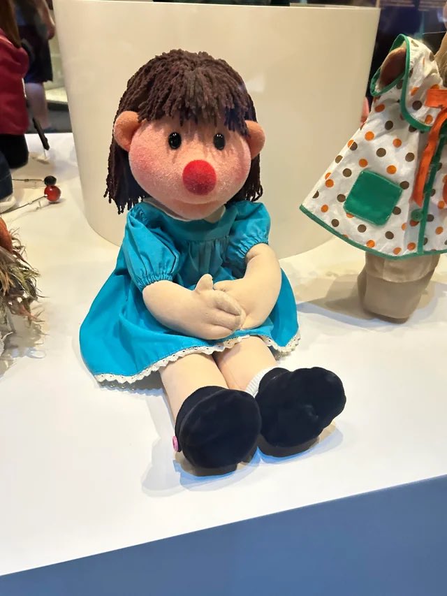 StarmansArt's tweet image. Ok NVM she’s at the Canadian Museum of History