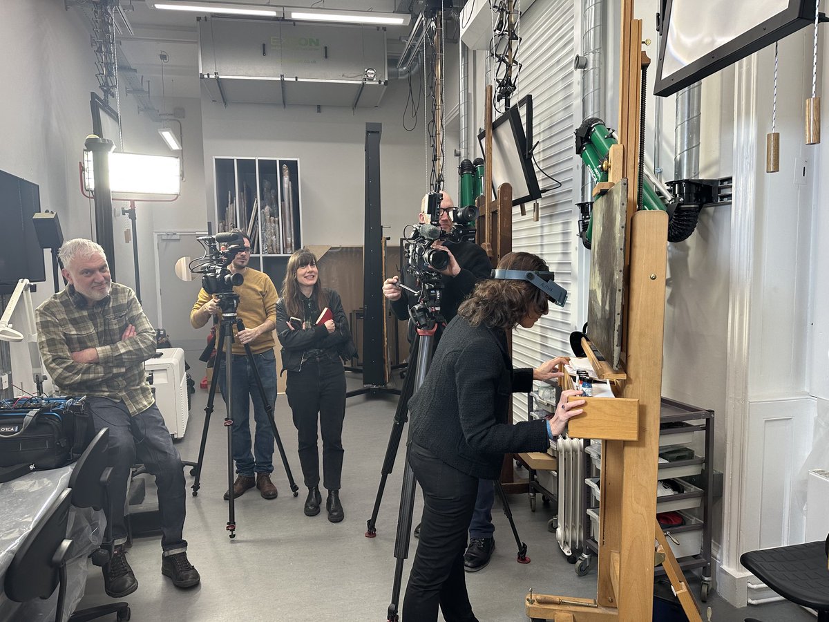 philipmould's tweet photo. #FakeorFortune series 12 is now in full production. Analysing pigments last week ⁦@TheCourtauld⁩ https://t.co/PpAEPumuD7