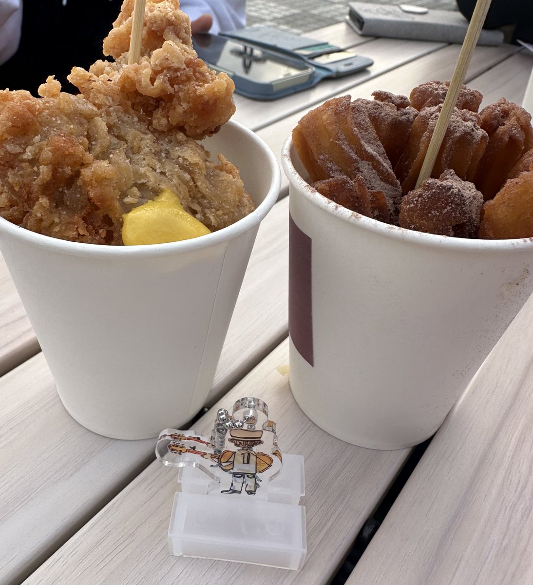 noriko0705NA's tweet image. (❁´◡`❁)*✲ﾟ*おはようございます♪

連休2日目✨
最近、4時くらいまで起きててダメダメだな、、💦

今日も素敵な休日を🍀*ﾟ

いつも川西のイベントに行くと頂くお店☕
昨日は唐揚げとチュロス頂きました😋
なかなかお店に行けなくて🙏

大好きなお店です🤗

#MIXCAFE