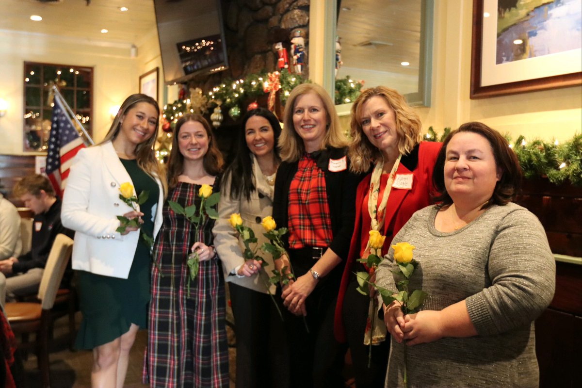 MayaCamilla tweet media