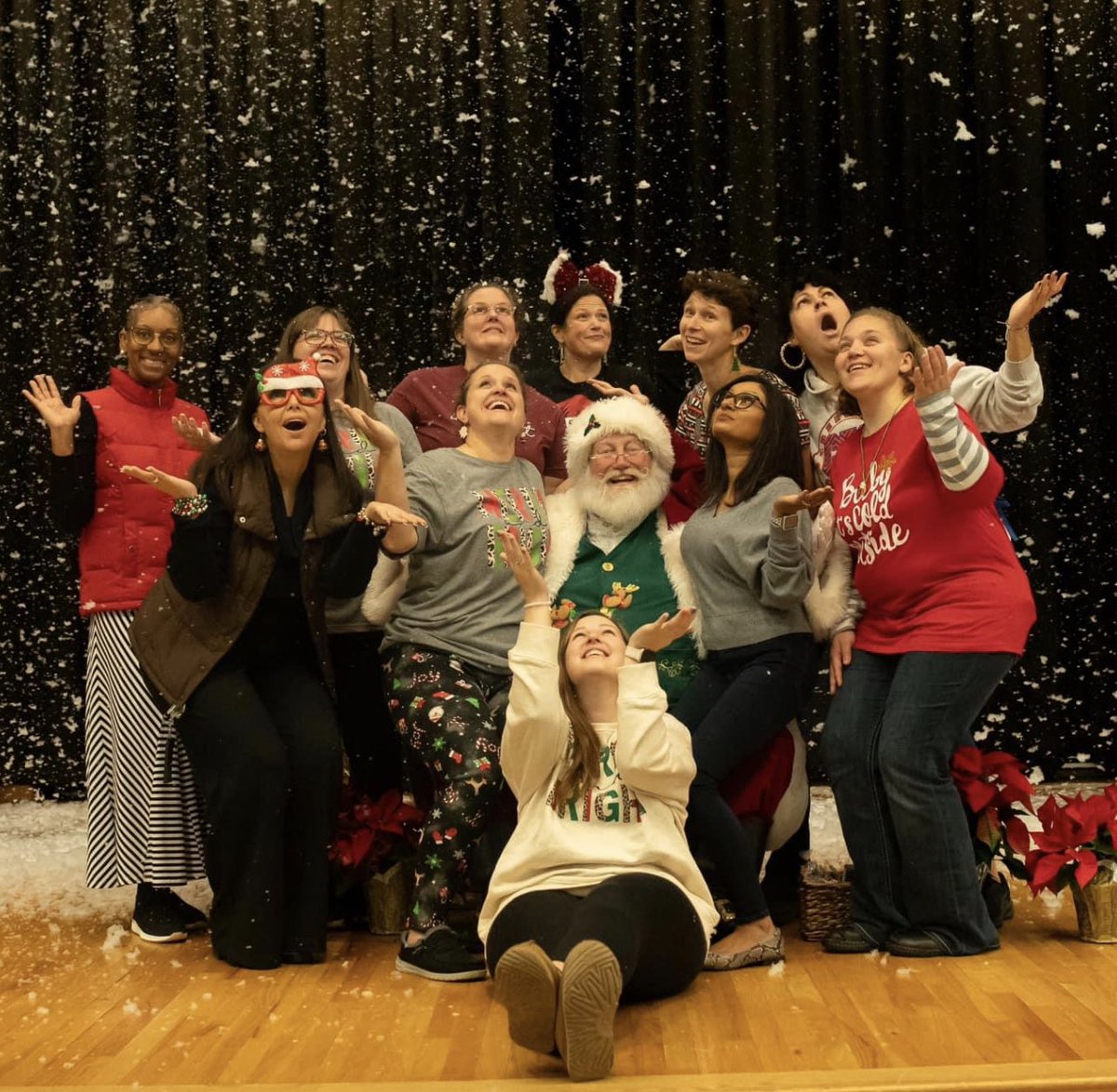 jillparaska's tweet photo. Breakfast with Santa.  So much fun! @CESg8trs Thank you PTA. @DrSibille @speed_la https://t.co/slcGiwS7S1