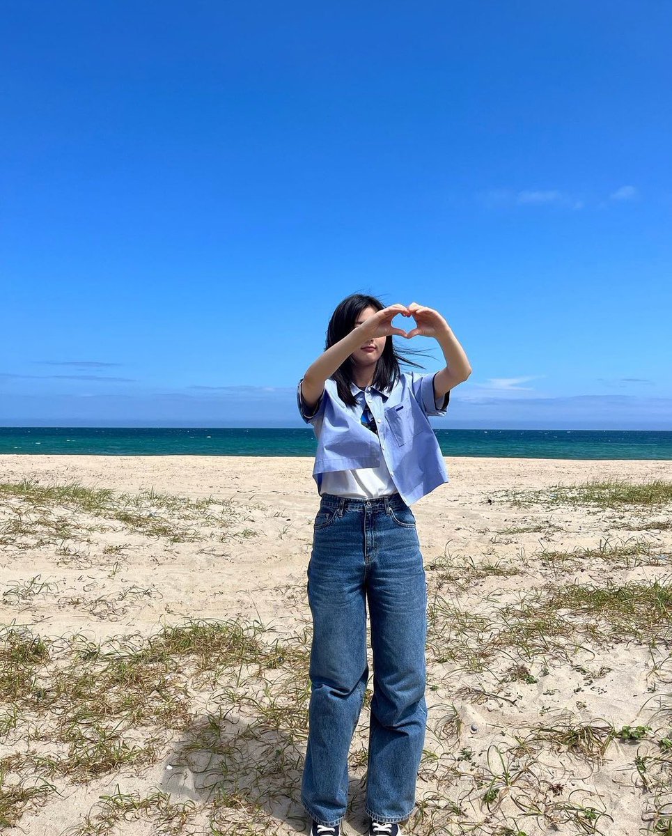 SU_CHIVE's tweet photo. 231107 #신은수 인스타그램 🍀

#반짝이는워터멜론 
1314부!!!! 🍉🐱🌊🪄🩷 https://t.co/9zz0qgOJQe