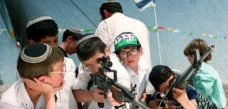 NoahsArk1000's tweet photo. @OliLondonTV Funny comparison:

But reality is different

Israelis = Oppressors

Palestinians = Oppressed https://t.co/c2RYf0WNrt