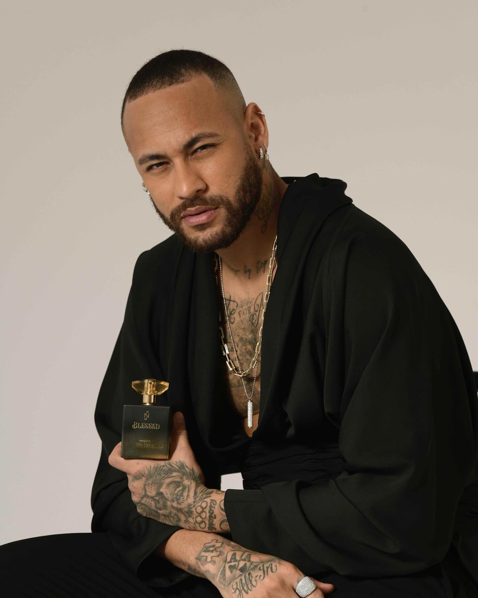 q homem.