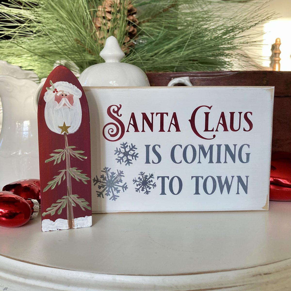 CountryWorkshp's tweet photo. Check out Santa Claus is Coming to Town Christmas Mini Sign and Standing Santa #tieredtraydecor #santaclaus #heysanta #smilett23 https://t.co/smSxtU5tlh https://t.co/isiLDEv5Lq
