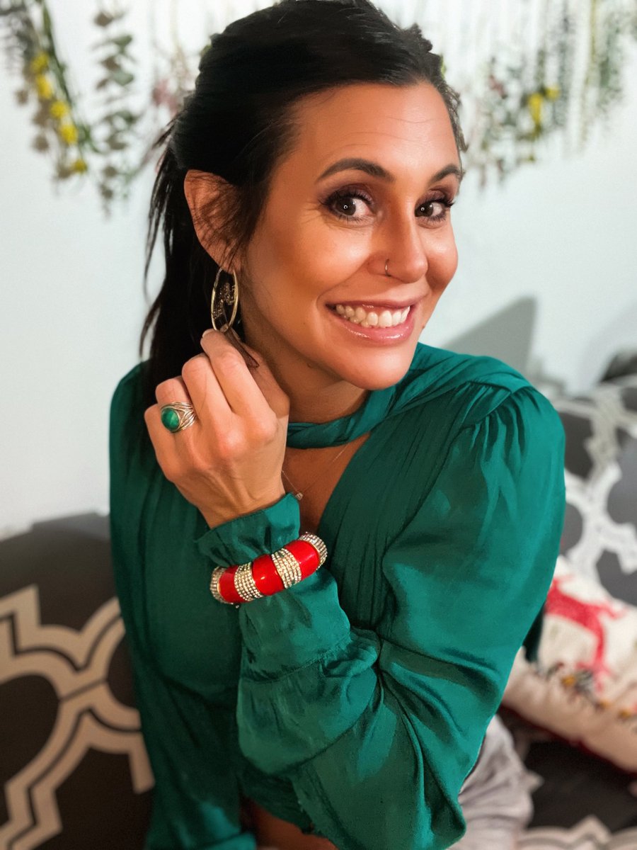 Cheesy Christmas jewelry is my favorite 🤶