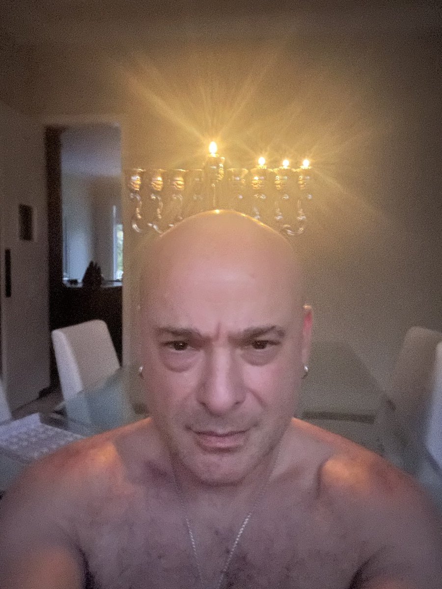 davidmdraiman's tweet image. 3rd night #Hannukah 

#ChestHair
#DontCare
#SoThere
#AmYisraelChai