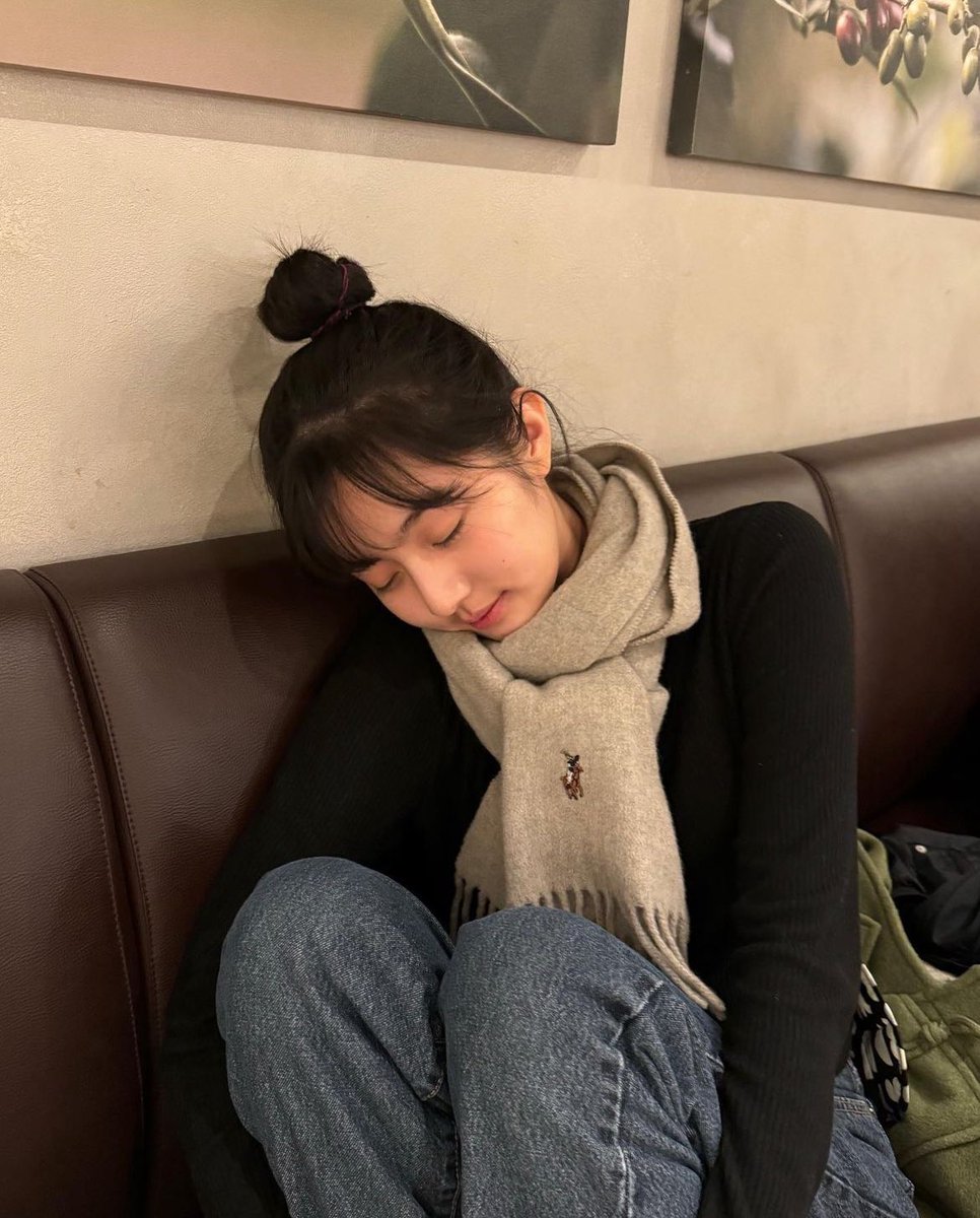 SU_CHIVE's tweet photo. 231113 #신은수 인스타그램 🫶🏻 https://t.co/qYEcnixtxs