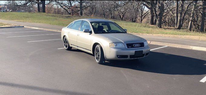Finished the rims time to add hot pink on the audi emblem on them and to my calipers! Painting the car<a href="/tag/audi"class="tags"><span>#audi</span></a><a href="/tag/a6"class="tags"><span>#a6</span></a><a href="/tag/carprojects"class="tags"><span>#carprojects</span></a>
