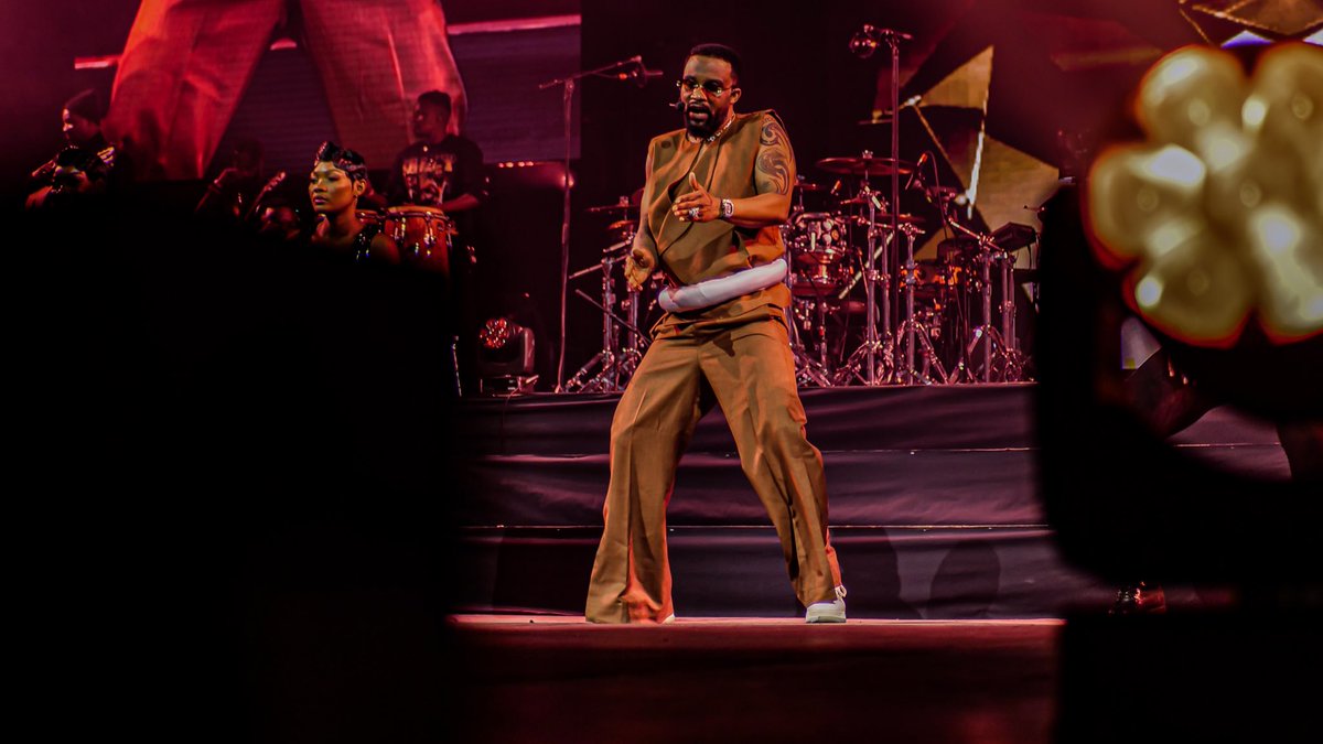 Cherry_be_'s tweet photo. Je suis photographe et hier j’étais à Londres pour le concert de Fally. Rendez-vous le 16 à Bruxelles seulement 🇧🇪 https://t.co/iu74wCaUdj