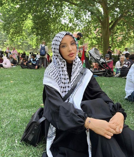 Naila_Ayad's tweet photo. Do you stand for Palestine? https://t.co/3RBKBC5O25