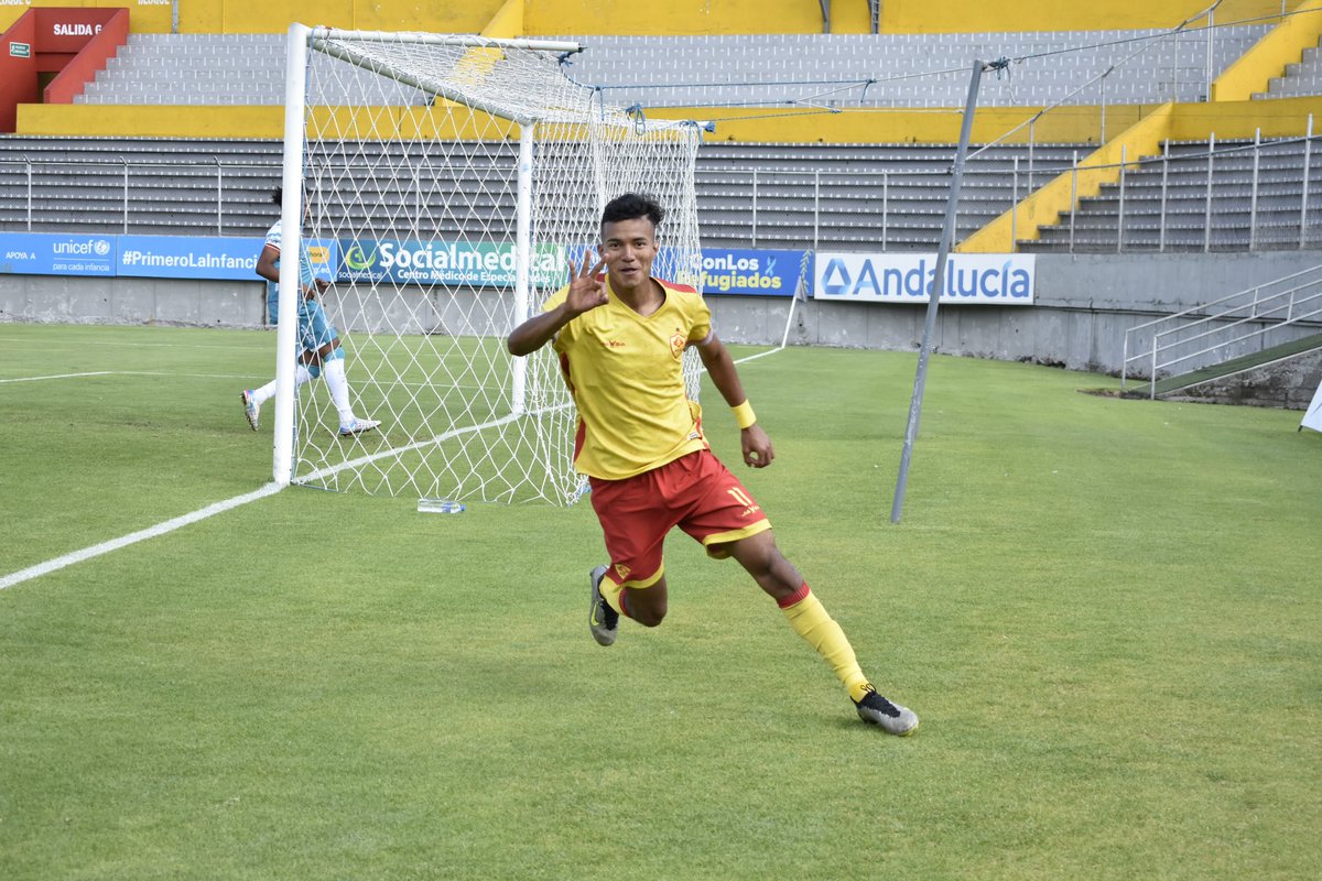 FormativasSDA's tweet photo. Hat-trick de Christopher Zambrano! ⚽⚽⚽ 
Con sus tres goles, ganamos a #LibertadFC y avanzamos a la final. 

Resultado final #SDAucas 4 - 0 #LibertadFC 

¡A seguir haciendo historia! 

#VamosPorMás
#Aucas2023 🟡🔴
#LaNuevaHistoria
#FormativasSDAucas https://t.co/FnxkVOQfCs