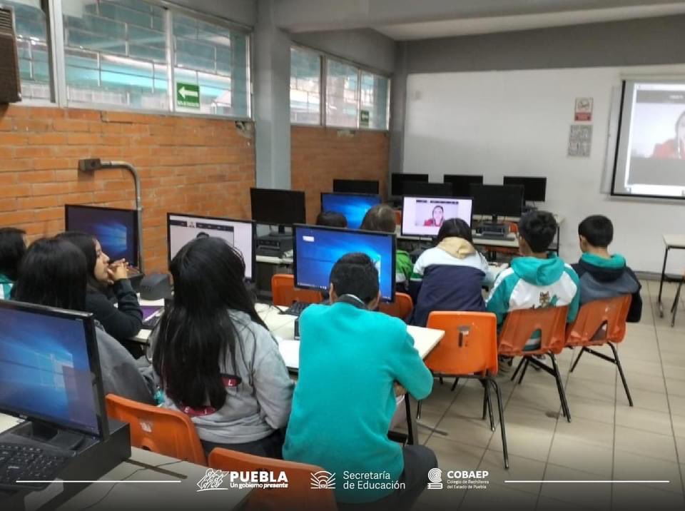 cobaep's tweet photo. Nos emociona poder compartir contigo algunas fotografías 📸de las y los aprendientes del Plantel 3, San Jerónimo Caleras durante el curso virtual "Educación Financiera" 💵💰 

#FinanzasPersonales #ÉxitoFinanciero https://t.co/AB0TPhLe1R