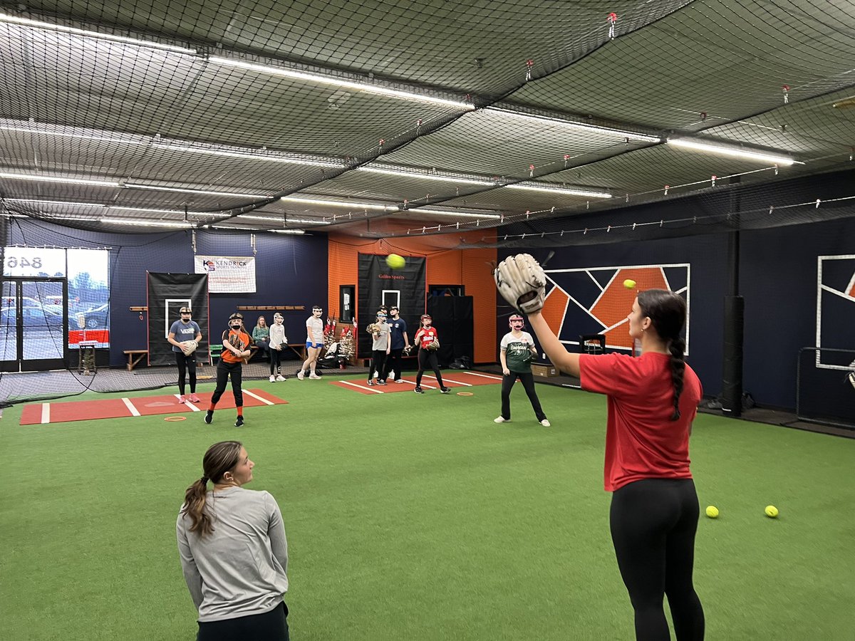 So much fun helping host a pitching/hitting/fielding camp at <a href="/KST_Sports/">Kendrick Sports Training</a> !!! Thank you for having me! ❤️@CUAA_Softball