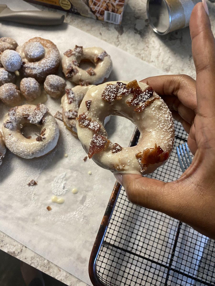 fields_shaniqua's tweet photo. I made canned biscuits donuts today โฆ made a quick maple syrup and powdered sugar glaze and of course bacon
#bacon #biscuits #donuts #salesforcesaturday #weekendbehavior https://t.co/x4DTTbHKJx