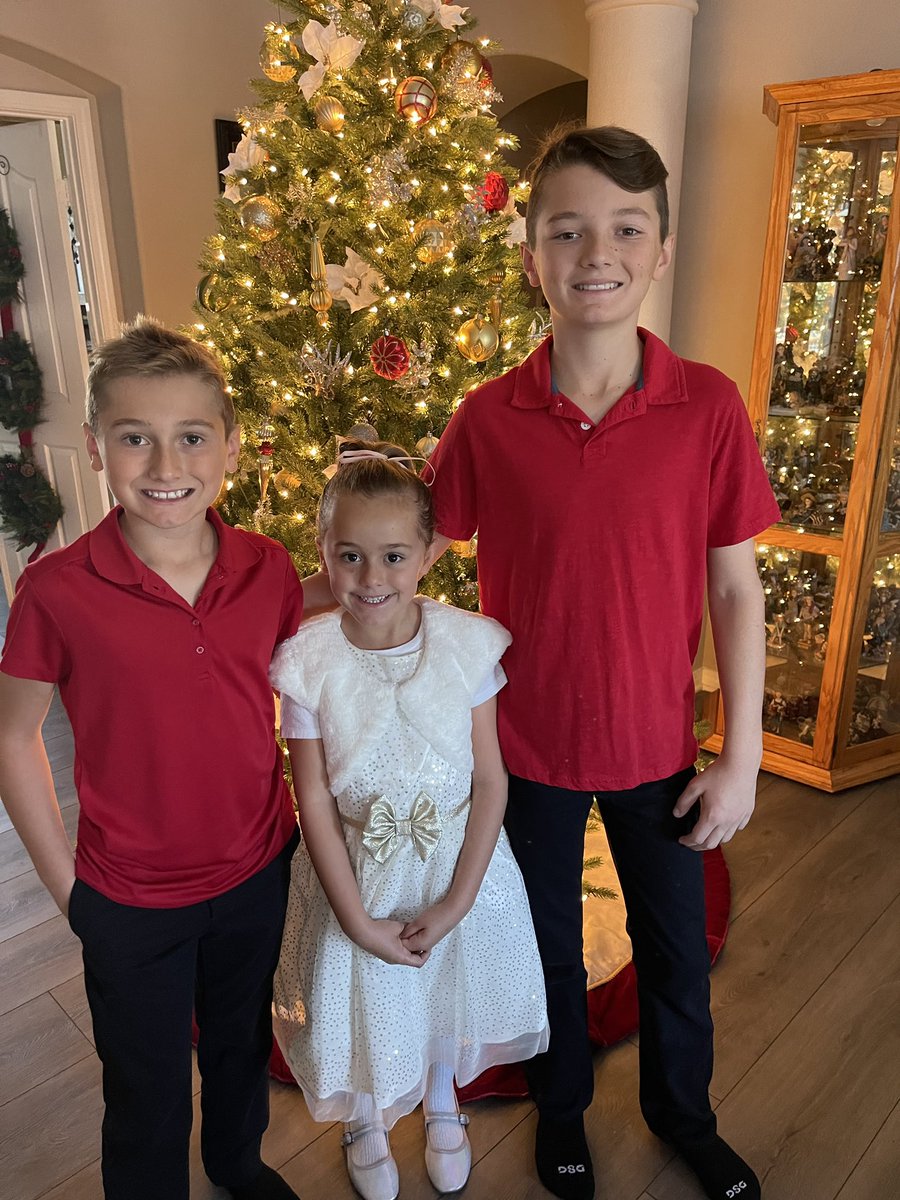 WoodyCliffords's tweet photo. My #BKTeam looking Good. They are going to see the Nutcracker w/ Nan+Pop https://t.co/2d4NzP8Ui1