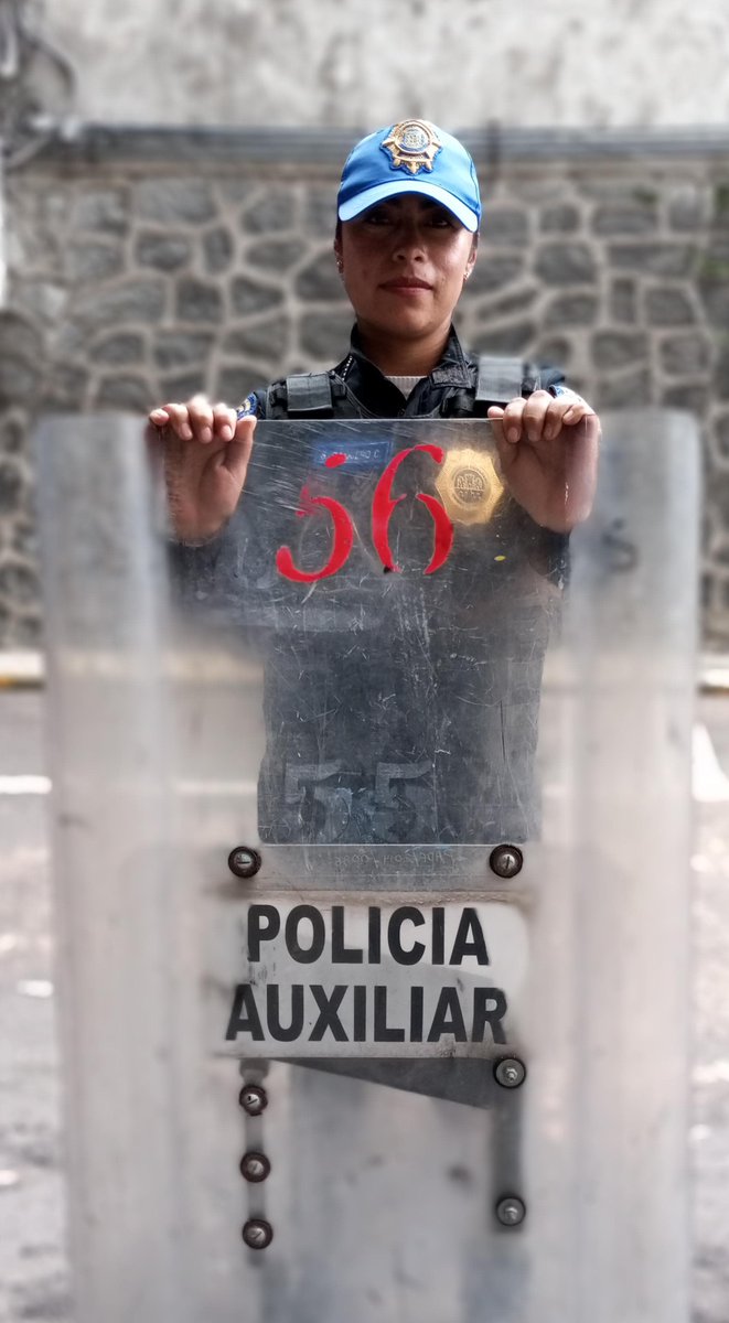 CdmxPolicialV's tweet photo. La #PolicíaAuxiliar presente en el #EstadioAzteca para la semifinal de la #LigaMX entre el @ClubAmerica  y @atleticosanluis Tu seguridad es nuestra prioridad. #Soccer #Seguri https://t.co/eiHOhMsHvA