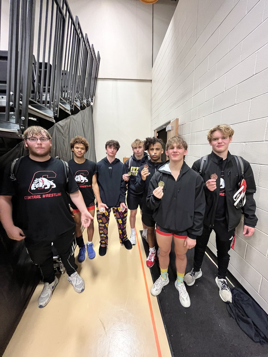 MichaelDalangi2's tweet photo. Cassville Medalists: 

Cohen Bane - 1st 
Lucas Gideon - 1st 
Jinx Lashley - 2nd 
Devontre Vaughn - 2nd 
Jalen Ndongi - 3rd 
Weston Jones - 3rd 
Joshua Nelson - 3rd https://t.co/jDKm8HL0yG