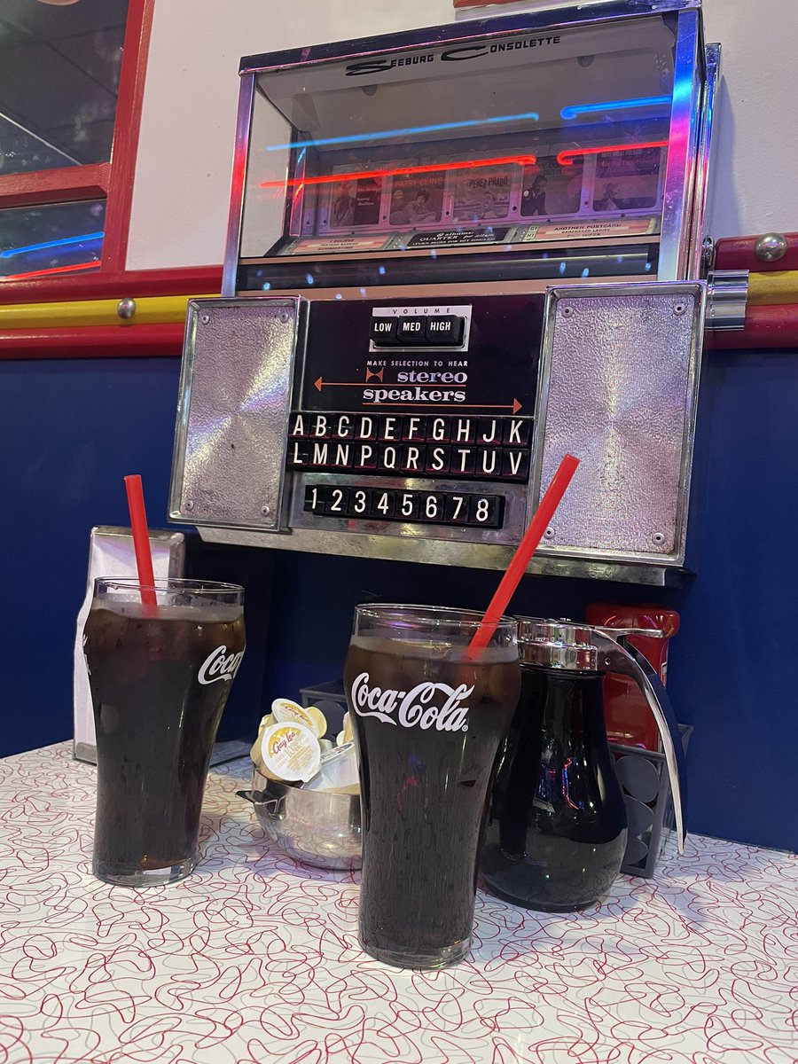 imheretowatch1's tweet image. #wimpys