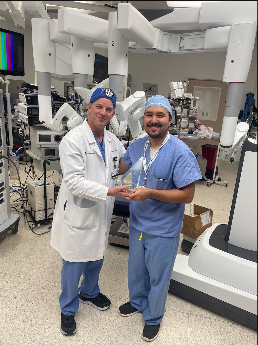 FelipeOkidaMD's tweet photo. Winner of the first DaVinci Robotic Surgery Simulation Contest from Cleveland Clinic Florida General Surgery Residency!  Thanks to all attendings involved and Intuitive for the fun! #robotic #surgery #intuitive #florida #usa @IntuitiveSurg @CleveClinicFL @YANKEEDOC44 @mayankroy https://t.co/VRz4YAU1Sc