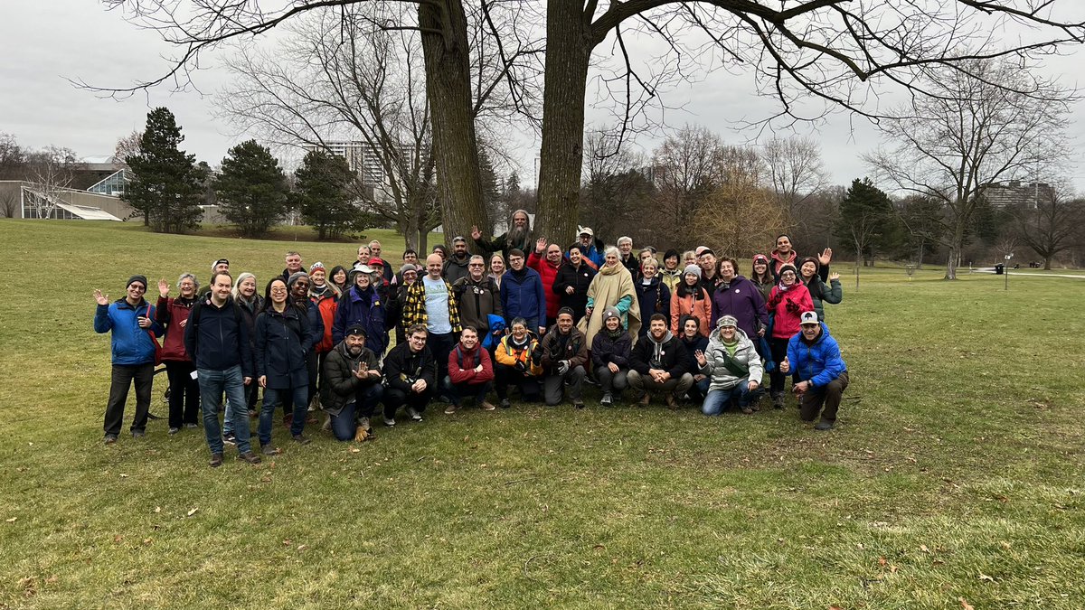 cyclekay's tweet image. Had a great day walking around the ravine looking at the trees and a unique view of  Ontario Science Centre. We need to protect this landmark and nature around it! Thank you @todd_irvine and @floyd_ruskin for wonderful afternoon. @normsworld @ONPlace4All @JoshMatlow  #SaveOSC