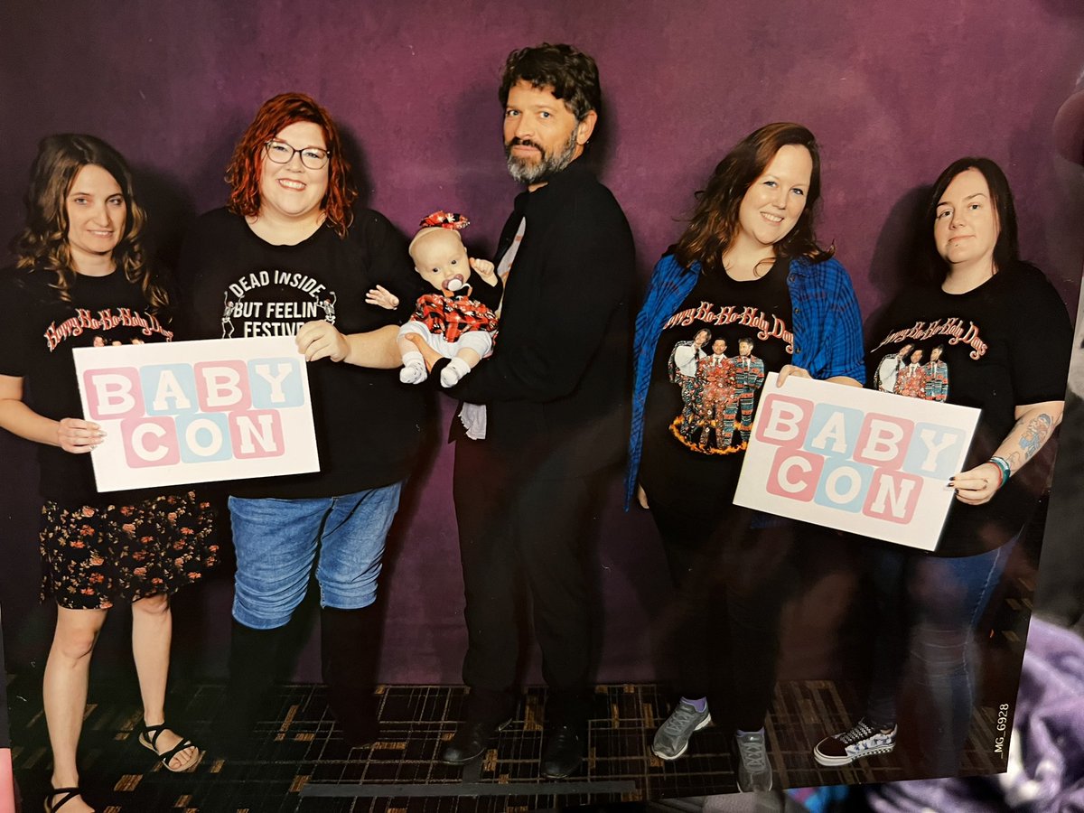 lotrspnfangirl's tweet photo. We’re enjoying #babycon with some of my favorite people!!! #nashcon @NuttyForAckles @DustyLCanon @heyitskayla https://t.co/RjIJDWntki