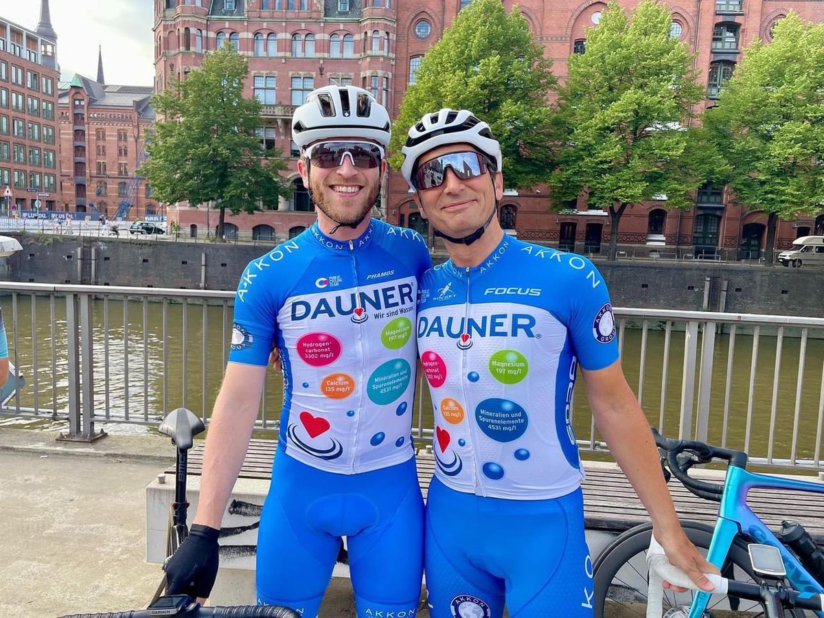 broteinlycra's tweet image. If any of you cyclists out there know where I can find this kit, or want to swap/sell yours, LMK. Thanks! #cyclingkit #cyclinggear #skinsuit #daunerakkon